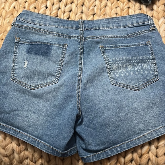 2 for price of one pair .Denim shorts. Price is for both pair together. - Picture 5 of 5